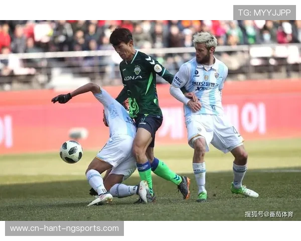 光州市民与全北现代的激烈对决展现足球激情与团队精神的巅峰对抗